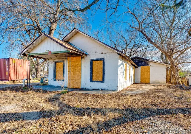 Homes for sale in Ada, OK | 112 Maywood St, Ada, OK 74820 | MLS# 2600535