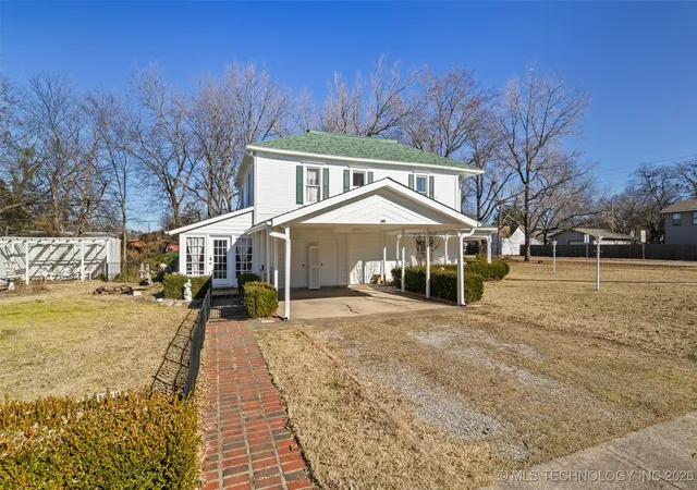 Photo 2 of Single family home for sale at 403 N Choctaw Ave, Claremore, OK 74017 | MLS# 2601060 | Listing updated on 2026-08-28