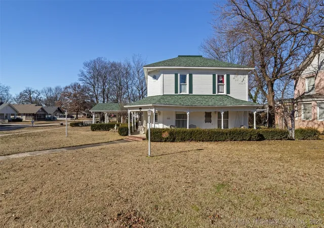 Photo 3 of Single family home for sale at 403 N Choctaw Ave, Claremore, OK 74017 | MLS# 2601060 | Listing updated on 2026-08-28