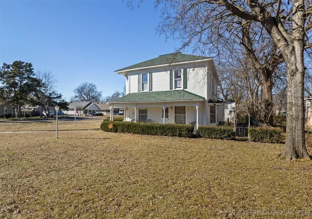 Photo 3 of Single family home for sale at 403 N Choctaw Ave, Claremore, OK 74017 | MLS# 2601060 | Listing updated on 2026-08-28