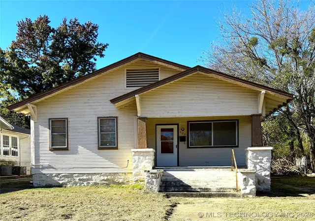 Homes for sale in Okmulgee, OK | 704 S Morton Ave, Okmulgee, OK 74447 | MLS# 2600998