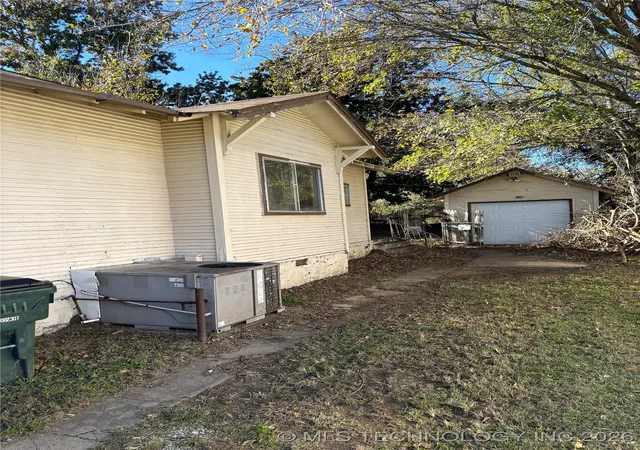 Homes for sale in Okmulgee, OK | 704 S Morton Ave, Okmulgee, OK 74447 | MLS# 2600998