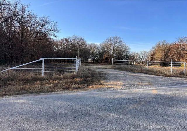 2nd image of 191 Enterprise, Lone Grove, OK 73443 | MLS# 2601145