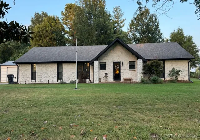 Homes for sale in Coweta, OK | 15623 S 297th East St, Coweta, OK 74429 | MLS# 2601182