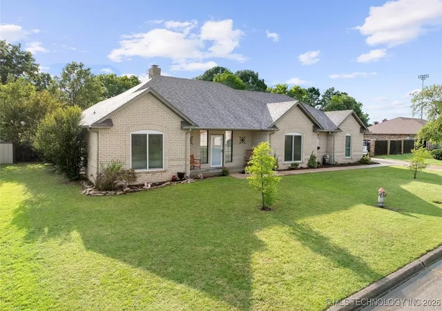Homes for sale in Ardmore, OK | 1507 Southern Hills Dr, Ardmore, OK 73401 | MLS# 2601191