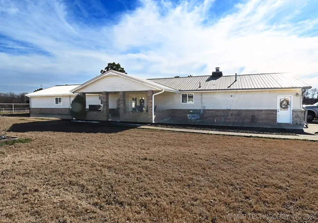 Homes for sale in Sallisaw, OK | 105935 S 4665 Rd, Sallisaw, OK 74955 | MLS# 2601167