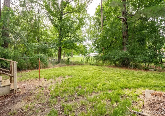 32nd image of 809 Carbon Ave, Hartshorne, OK 74547 | MLS# 2600744