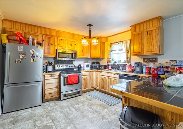 4th image of 809 Carbon Ave, Hartshorne, OK 74547 | MLS# 2600744