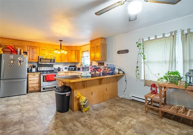 5th image of 809 Carbon Ave, Hartshorne, OK 74547 | MLS# 2600744