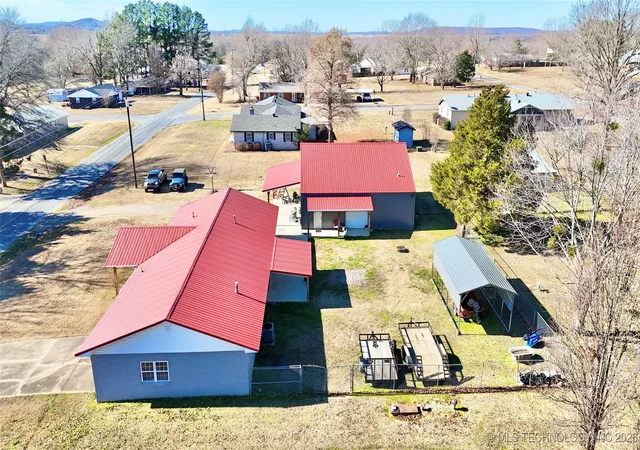 2nd image of 1303 H St, Stigler, OK 74462 | MLS# 2601249
