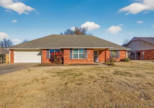 Photo 1 of Single family home for sale at 2704 Se Hillsboro Rd, Bartlesville, OK 74006 | MLS# 2601401 | Listing updated on 2026-08-20