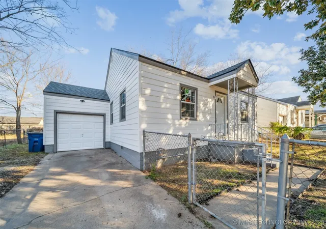 2nd image of 1043 N College Ave, Tulsa, OK 74110 | MLS# 2601570
