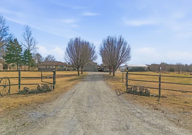 Homes for sale in Afton, OK | 449309 Hwy 60, Afton, OK 74331 | MLS# 2601643