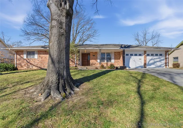 Homes for sale in Bartlesville, OK | 1037 Meadow Dr, Bartlesville, OK 74006 | MLS# 2550528