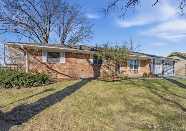 Homes for sale in Bartlesville, OK | 1037 Meadow Dr, Bartlesville, OK 74006 | MLS# 2550528