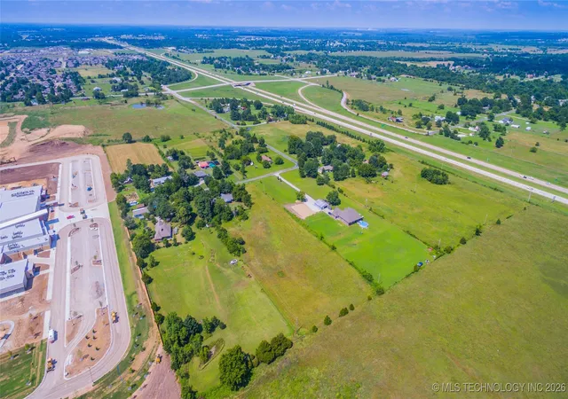 2nd image of 13420 E 122nd St N, Collinsville, OK 74021 | MLS# 2601828