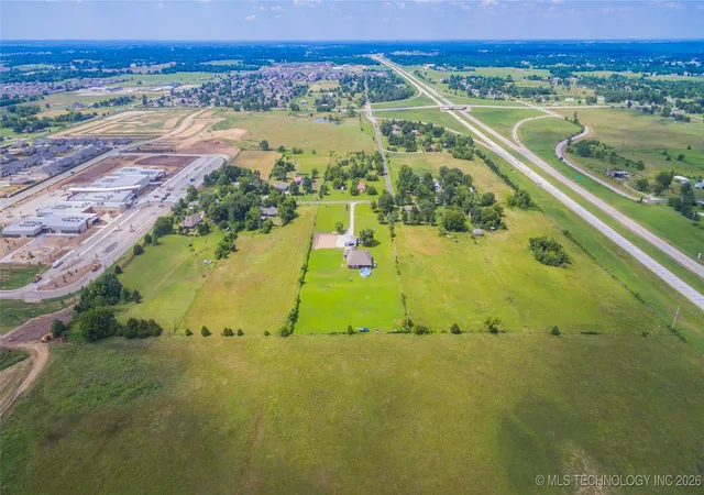 3rd image of 13420 E 122Nd St N, Collinsville, OK 74021 | MLS# 2601828
