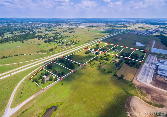 9th image of 13510 E 122nd St N, Collinsville, OK 74021 | MLS# 2601831