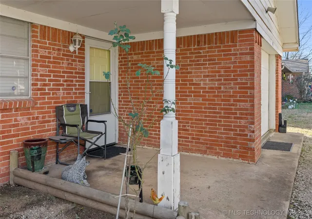 2nd image of 43 Laurel St, Lone Grove, OK 73443 | MLS# 2551035