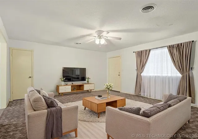 Photo 4 of Sale Pending at 43 Laurel St, Lone Grove, OK 73443 | MLS# 2551035 | Listing updated on 2026-08-20