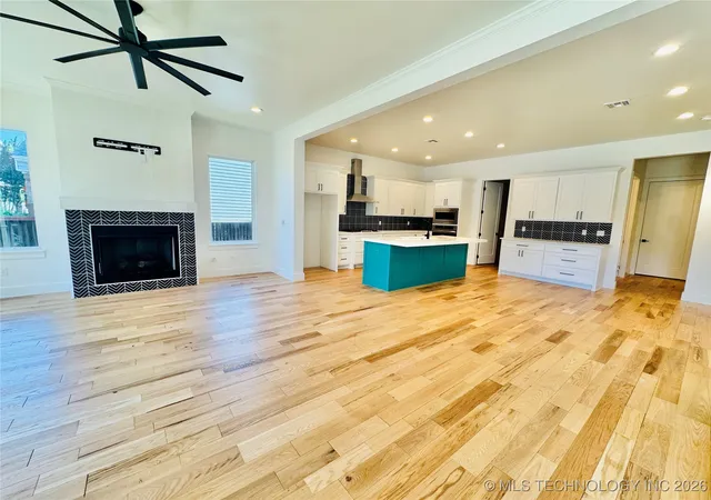 Homes for sale in Tulsa, OK | 913 E 37Th St S, Tulsa, OK 74105 | MLS# 2602089