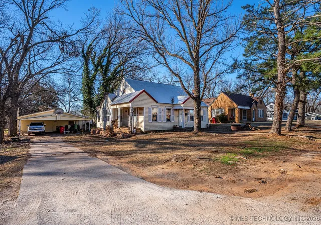 Homes for sale in Waurika, OK | 425 E Park Ave, Waurika, OK 73573 | MLS# 2601447