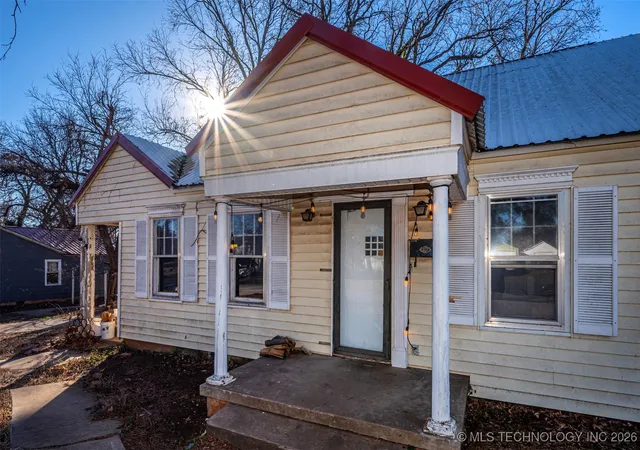 Homes for sale in Waurika, OK | 425 E Park Ave, Waurika, OK 73573 | MLS# 2601447