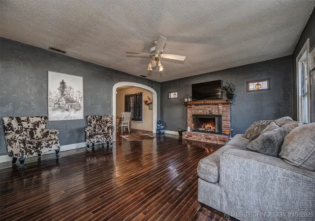 Homes for sale in Waurika, OK | 425 E Park Ave, Waurika, OK 73573 | MLS# 2601447