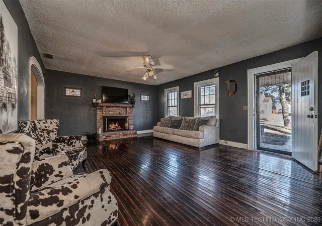 Homes for sale in Waurika, OK | 425 E Park Ave, Waurika, OK 73573 | MLS# 2601447