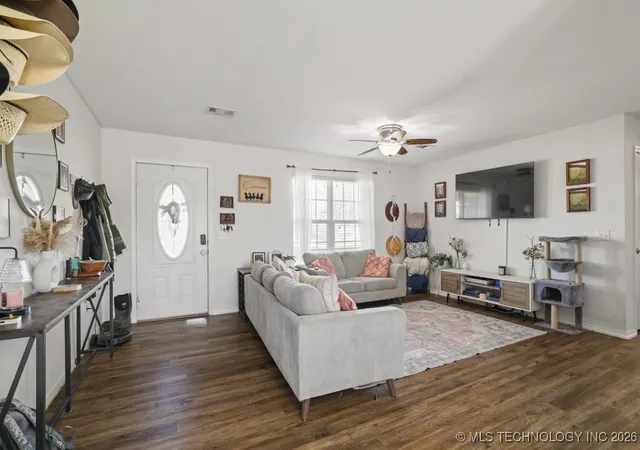 5th image of 609 W Smiser Rd, Calera, OK 74730 | MLS# 2550158