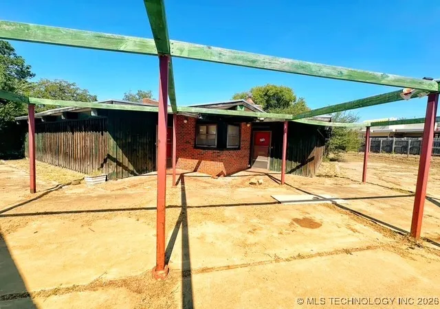 2nd image of 1116 N Gulf, Holdenville, OK 74848 | MLS# 2602120