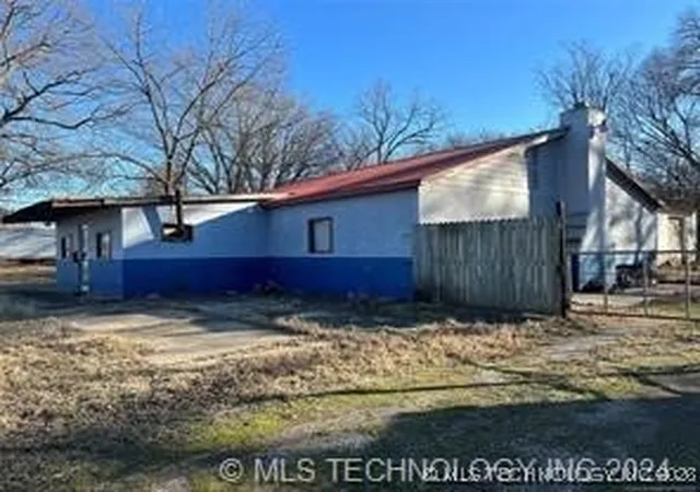 1st image of 2101 Se Adams, Bartlesville, OK 74006 | MLS# 2547883