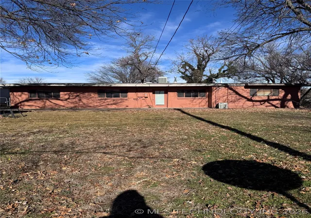 3rd image of 3812 E 28Th St, Tulsa, OK 74114 | MLS# 2601779