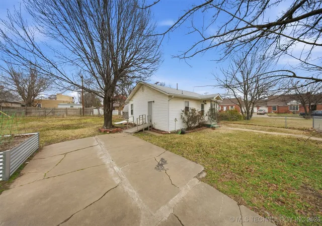 Homes for sale in Cushing, OK | 616 E Cherry St, Cushing, OK 74023 | MLS# 2602520