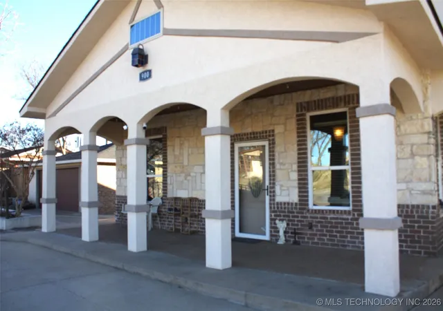Photo 3 of Single family home for sale at 900 E Choctaw Ave, Mc Alester, OK 74501 | MLS# 2602638 | Listing updated on 2026-07-20