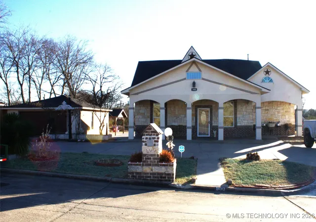 Photo 4 of Single family home for sale at 900 E Choctaw Ave, Mc Alester, OK 74501 | MLS# 2602638 | Listing updated on 2026-07-20