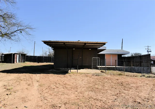 Homes for sale in Fort Towson, OK | 105 W Valliant Ave, Fort Towson, OK 74735 | MLS# 2602621