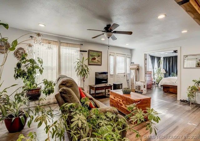 Homes for sale in Coyle, OK | 112 W First St, Coyle, OK 73027 | MLS# 2602285