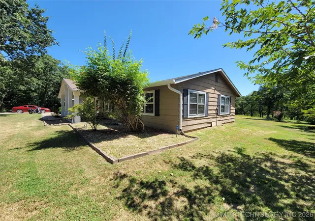 Photo 3 of Sale Pending at 395 Bower Rd, Eufaula, OK 74432 | MLS# 2601325 | Listing updated on 2026-08-20