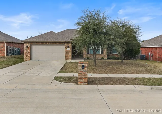 Homes for sale in Ardmore, OK | 4627 Lakeshore Dr, Ardmore, OK 73401 | MLS# 2603087