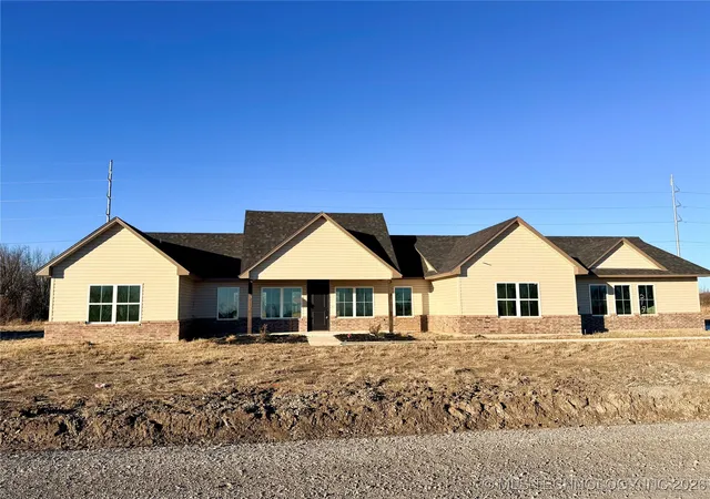 1st image of 215 W 481 Rd, Pryor, OK 74361 | MLS# 2601732