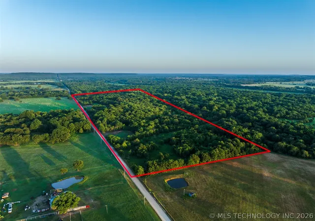 Homes for sale in Warner, OK | 1 E 1020 Rd, Warner, OK 74469 | MLS# 2602636