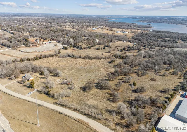 1st image of 4200 E I 35 Hwy, Edmond, OK 73013 | MLS# 2603316