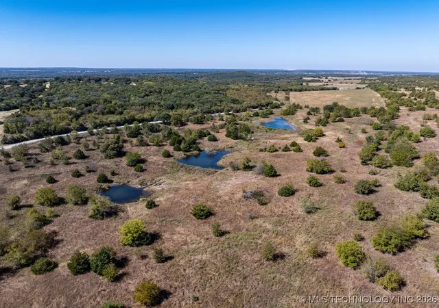 Homes for sale in Overbrook, OK | 1018 Rocky Acres Rd, Overbrook, OK 73453 | MLS# 2603327