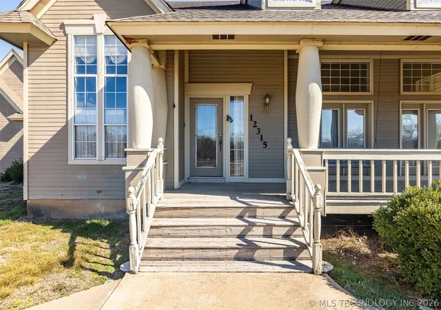 Photo 3 of Sale Pending at 12315 S Garnett Rd, Broken Arrow, OK 74011 | MLS# 2603299 | Listing updated on 2026-09-29