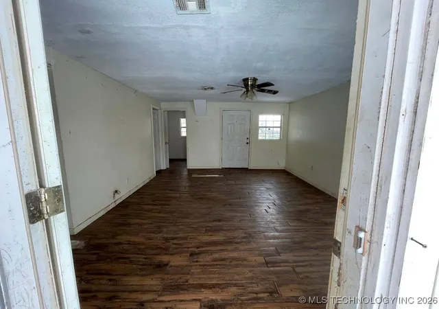 Photo 4 of Single family home for sale at 807 NW 3rd Street, Wagoner, OK 74467 | MLS# 2603384 | Listing updated on 2026-08-20