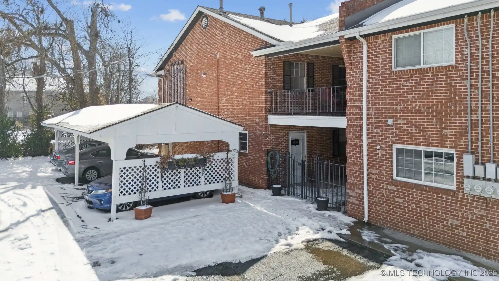 Listing Photo 2 - Condo for sale in 3701 Riverside Dr located at 3701 Riverside Dr, Tulsa, OK 74105 - Unit #14