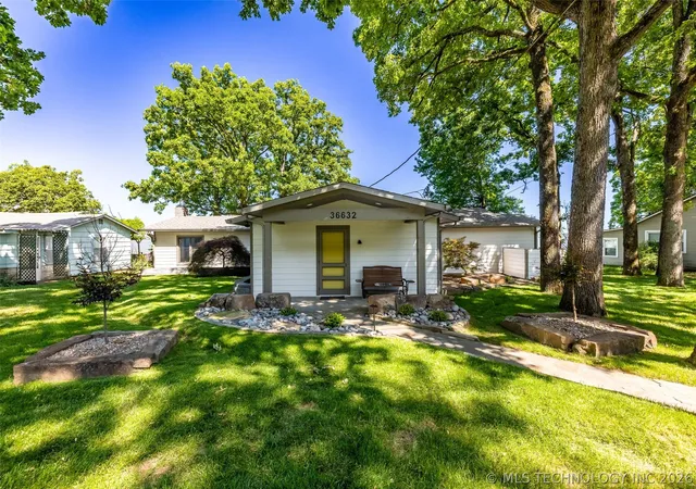 Homes for sale in Vinita, OK | 36632 S Cliff Crest Dr, Vinita, OK 74301 | MLS# 2603386