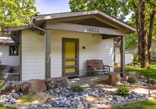 Homes for sale in Vinita, OK | 36632 S Cliff Crest Dr, Vinita, OK 74301 | MLS# 2603386
