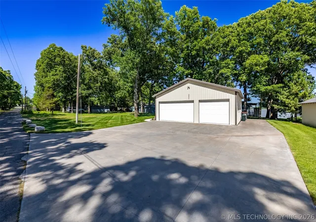 Homes for sale in Vinita, OK | 36632 S Cliff Crest Dr, Vinita, OK 74301 | MLS# 2603386